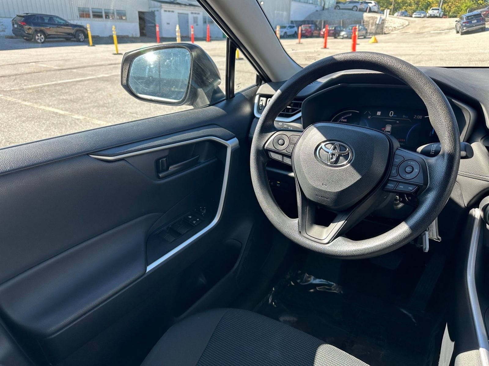 Thumbnail: 2025 Toyota RAV4 - 33