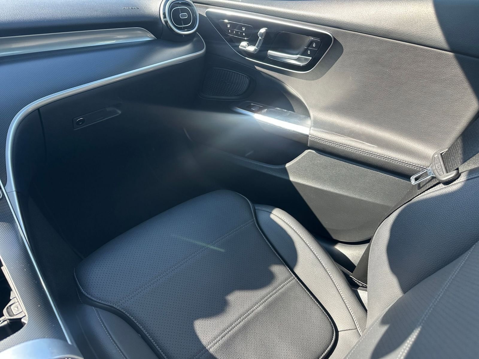 Thumbnail: 2024 Mercedes-Benz C-Class - 34