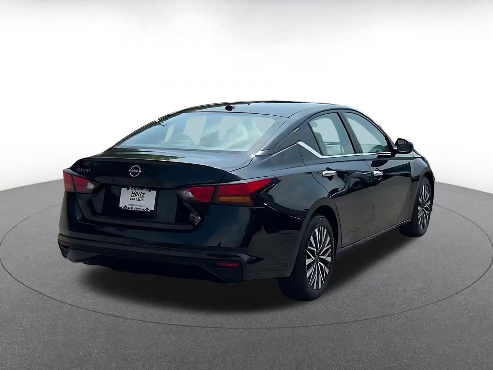 Thumbnail: 2025 Nissan Altima - 11