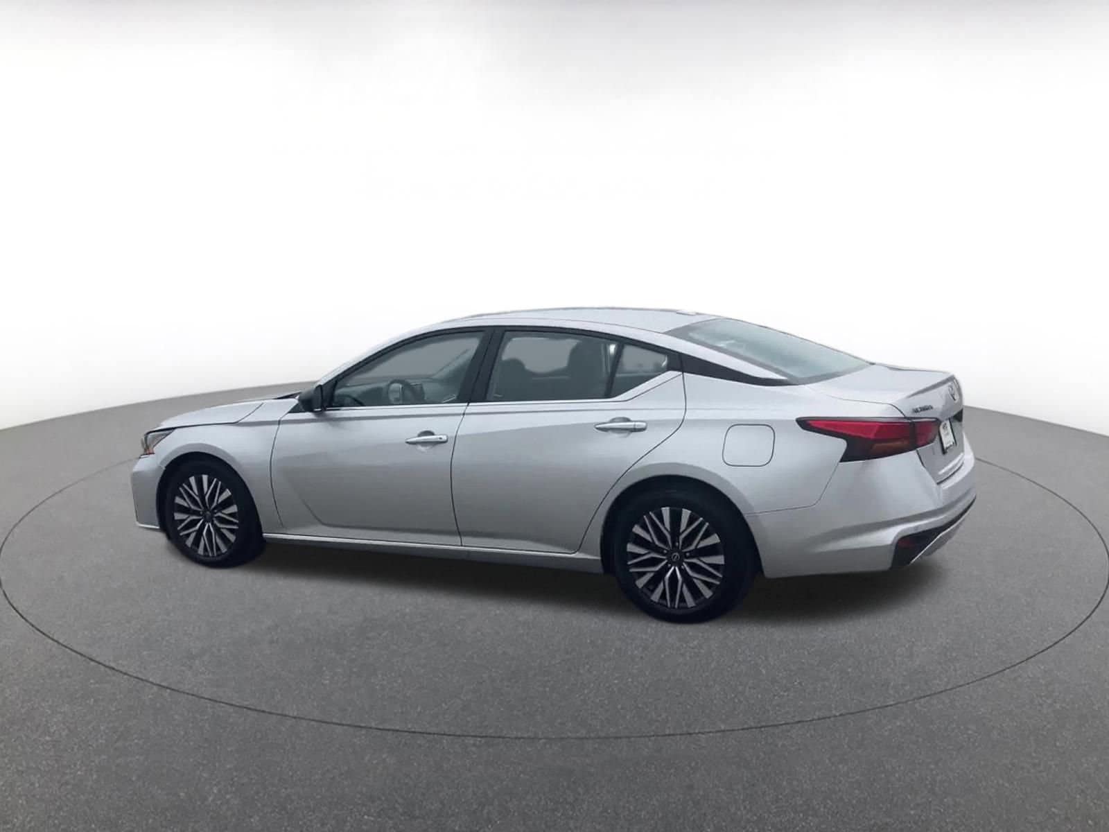 Thumbnail: 2024 Nissan Altima - 10