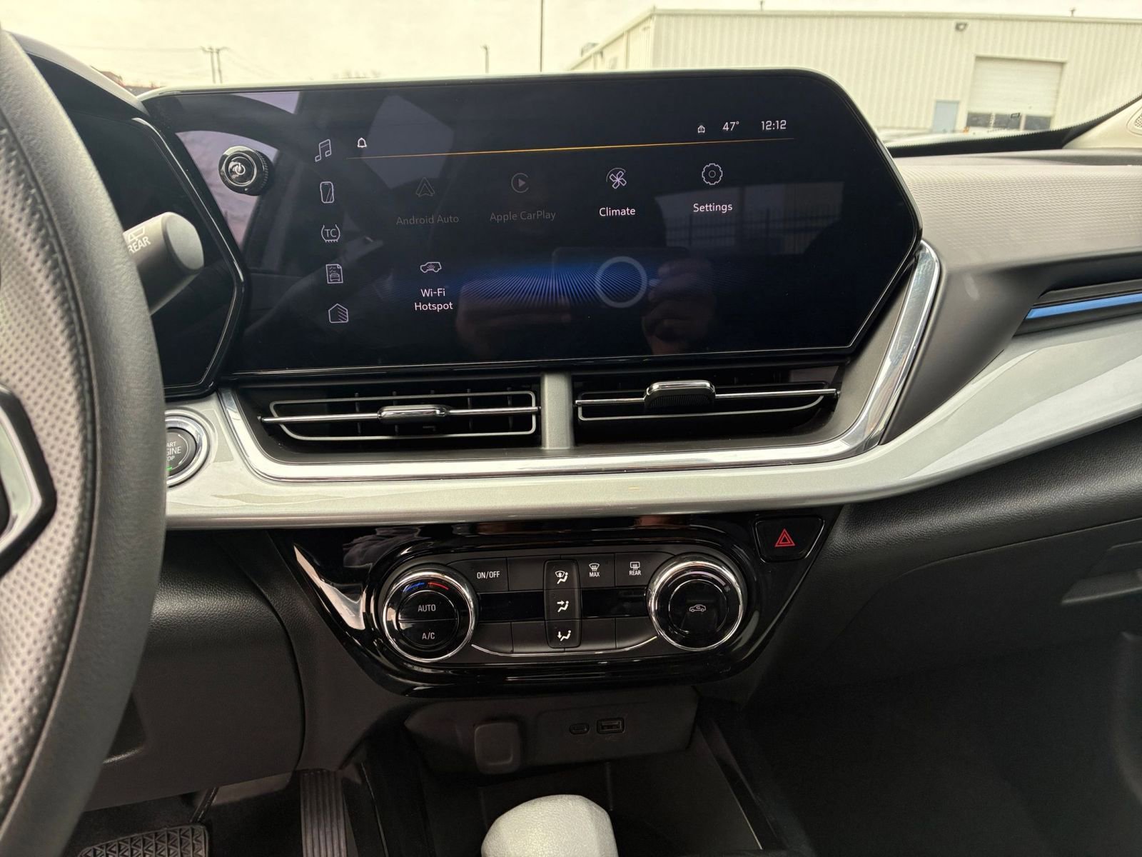 Thumbnail: 2025 Chevrolet Trax - 17