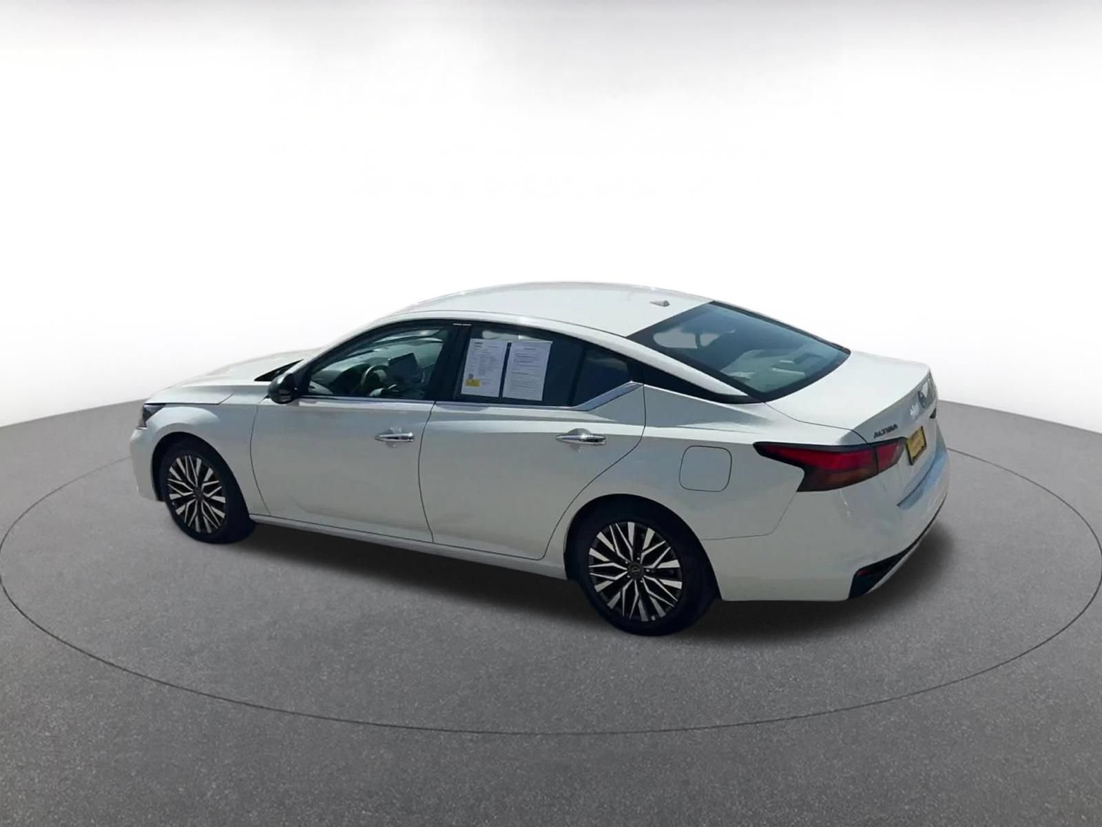 Thumbnail: 2025 Nissan Altima - 10