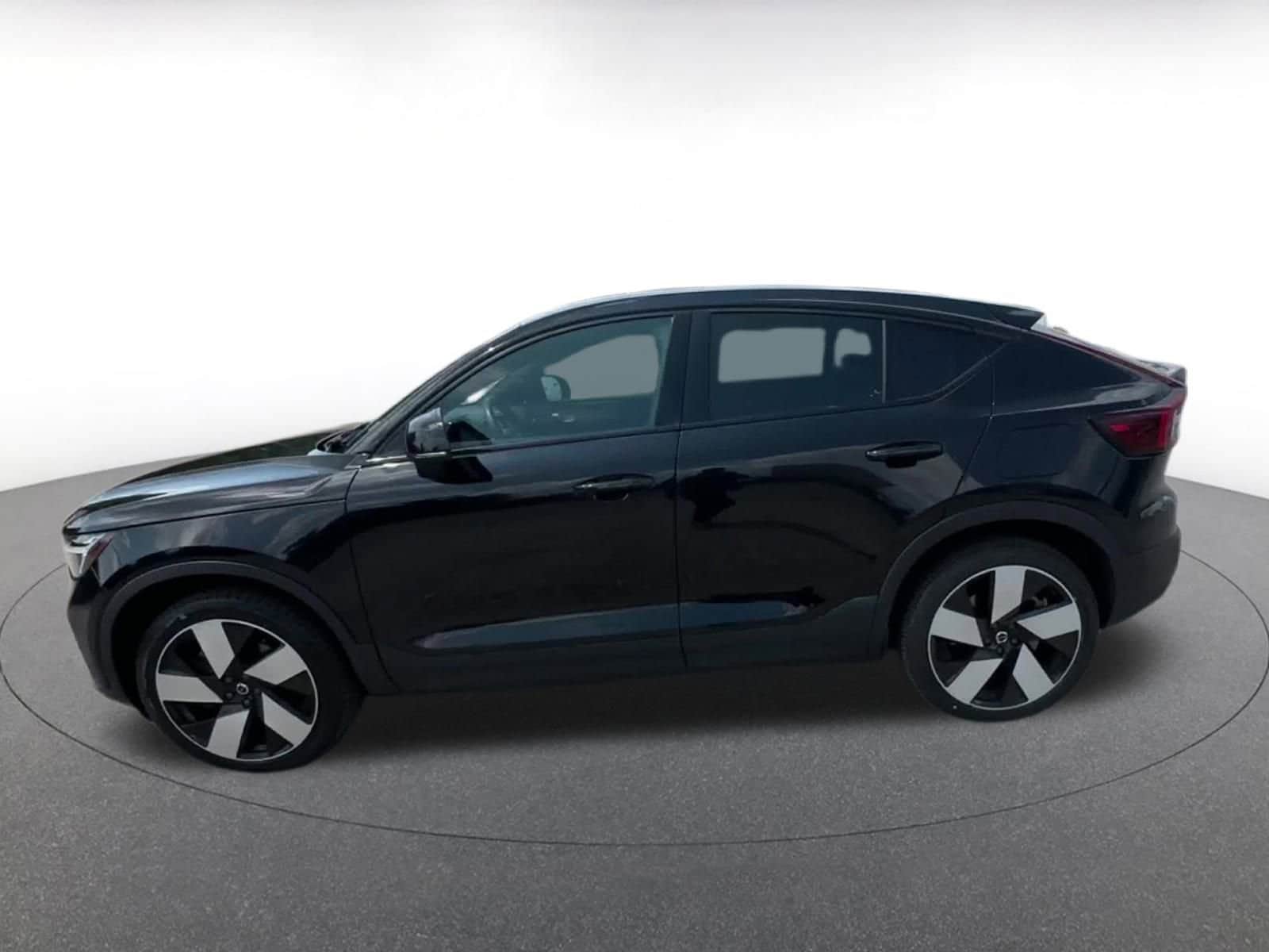 Thumbnail: 2023 Volvo C40 - 9