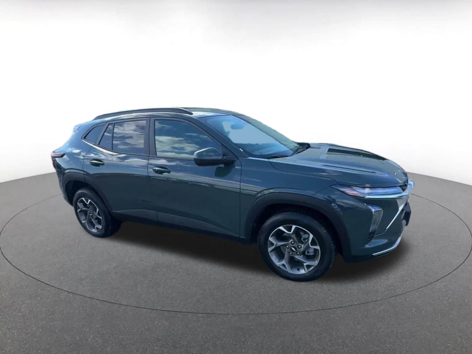 Thumbnail: 2025 Chevrolet Trax - 2