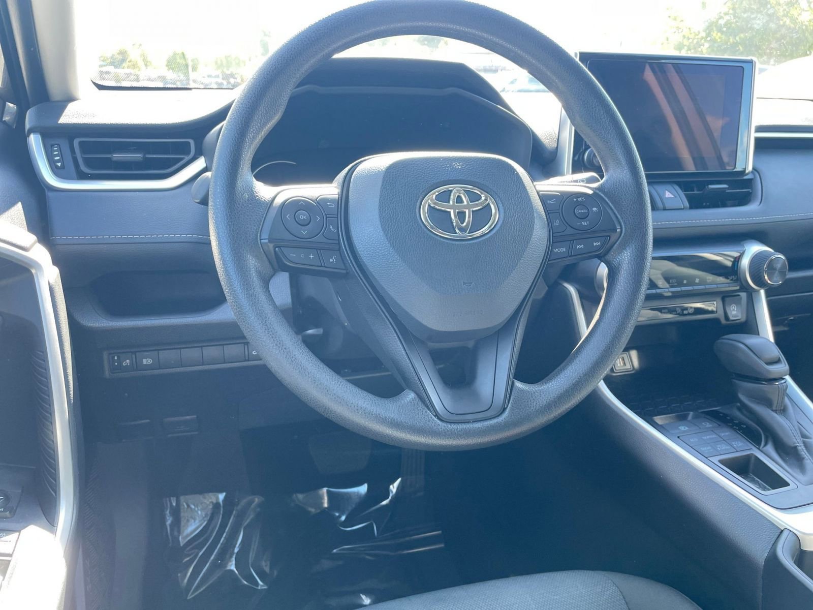 Thumbnail: 2025 Toyota RAV4 - 35