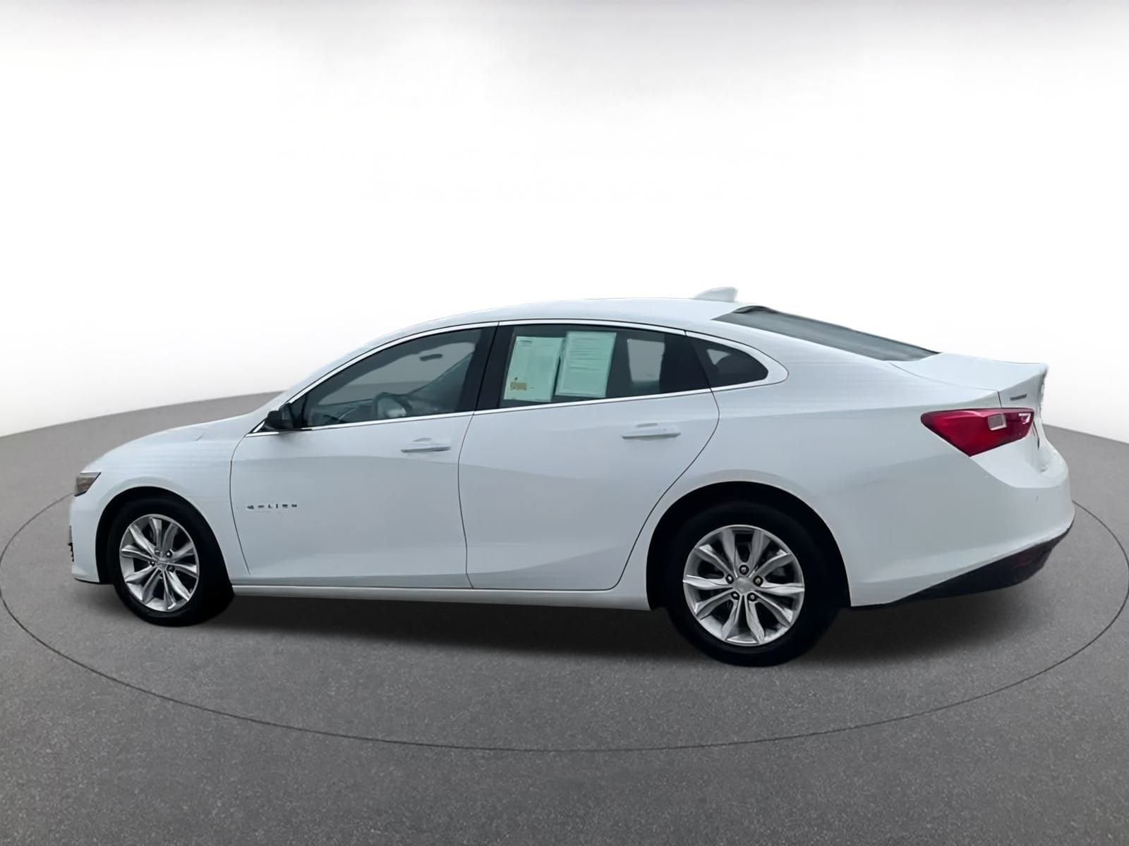 Thumbnail: 2023 Chevrolet Malibu - 10
