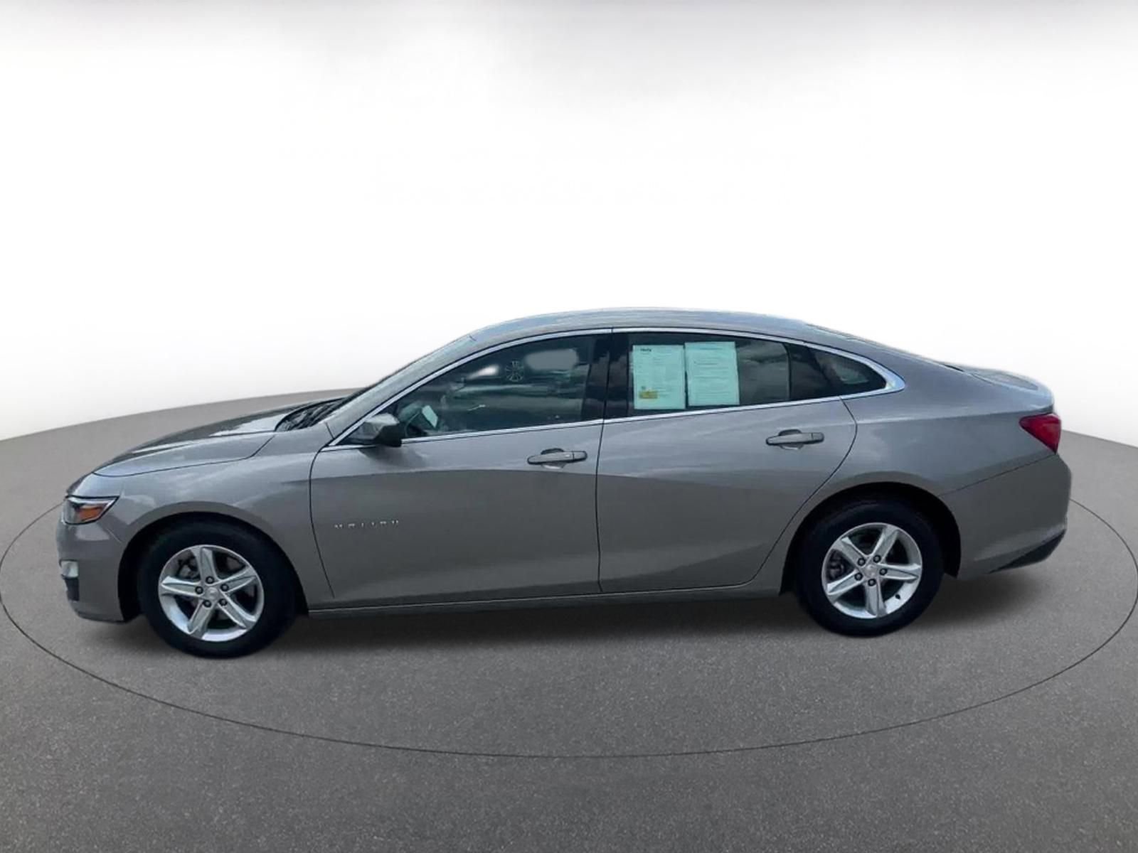 Thumbnail: 2024 Chevrolet Malibu - 8