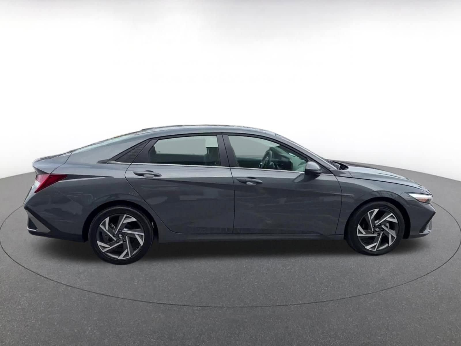 Thumbnail: 2025 Hyundai Elantra - 16