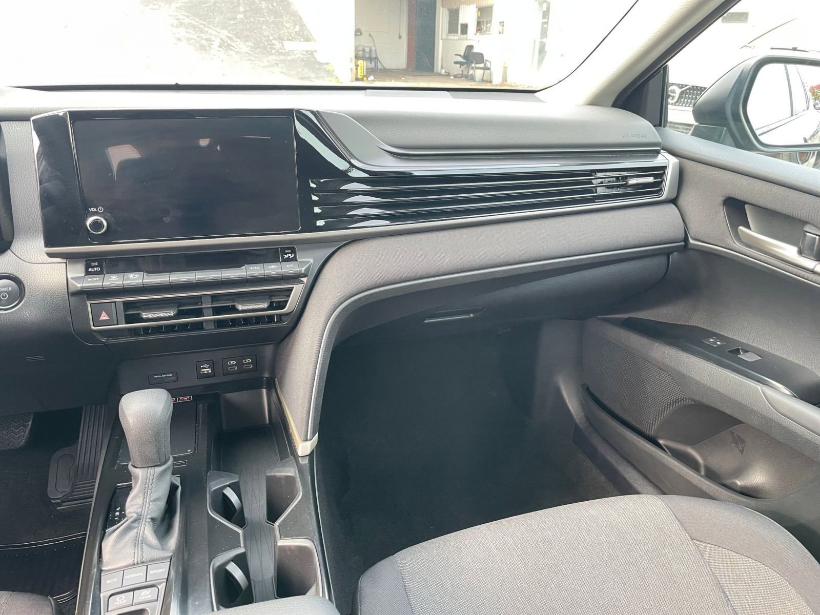 Thumbnail: 2025 Toyota Camry - 34