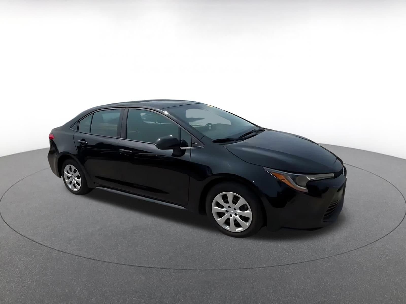 Thumbnail: 2025 Toyota Corolla - 2