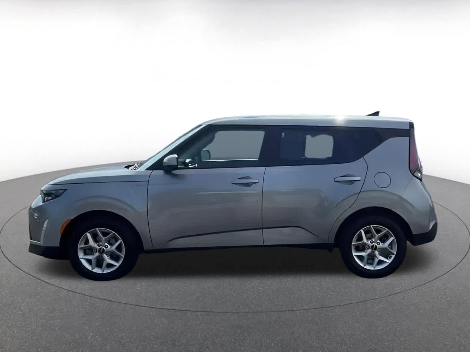 2024 Kia Soul LX 8