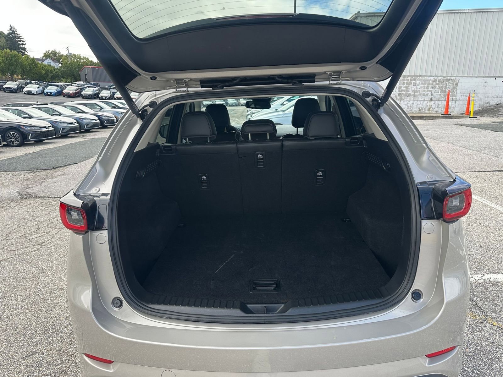 Thumbnail: 2025 Mazda CX-5 - 31