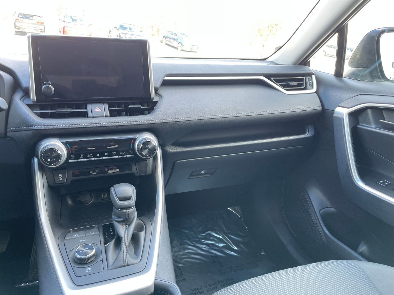 Thumbnail: 2025 Toyota RAV4 - 34