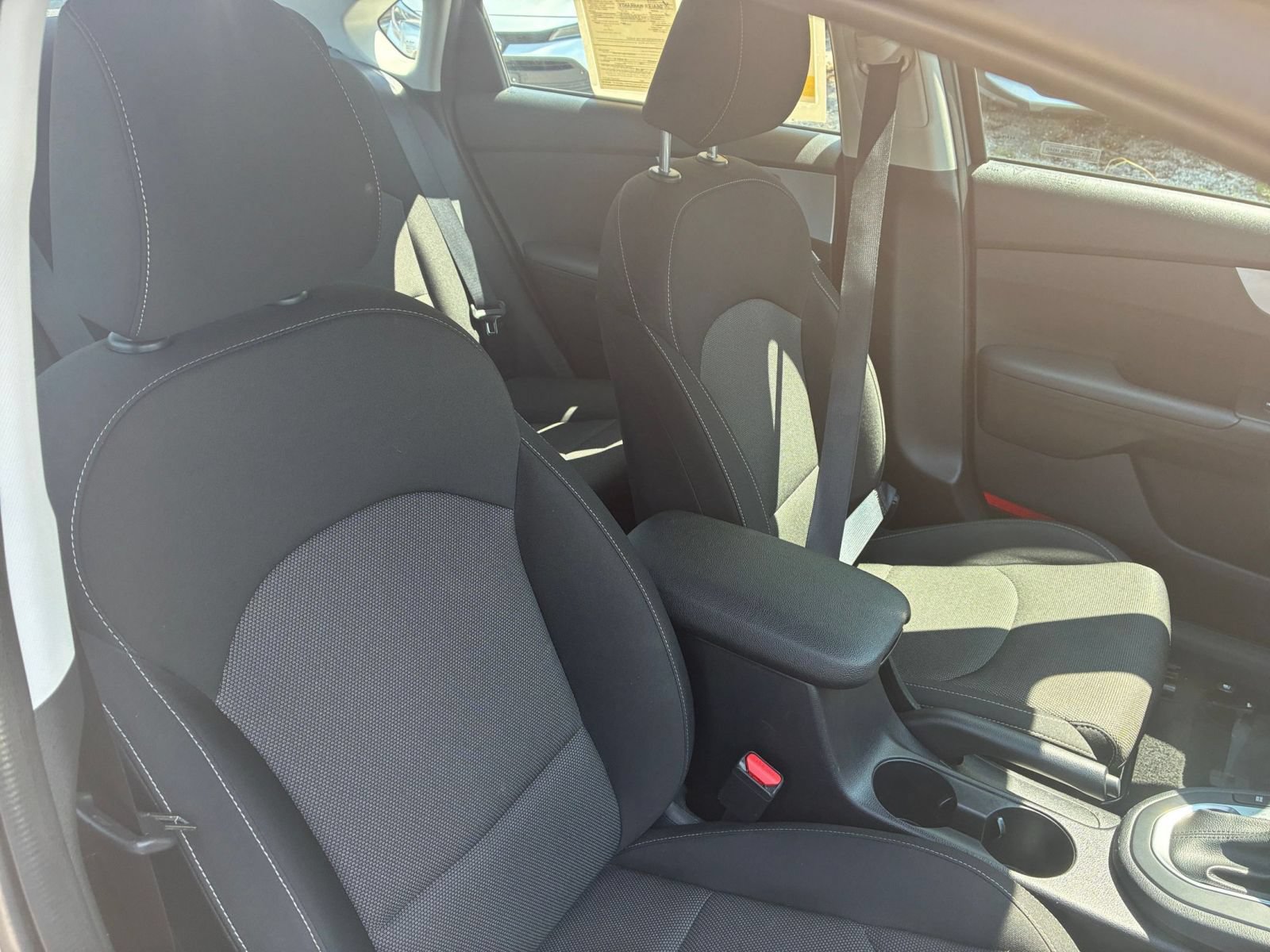 Thumbnail: 2024 Kia Forte - 31