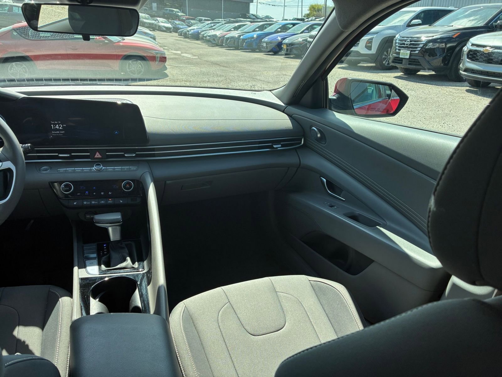 Thumbnail: 2025 Hyundai Elantra - 31