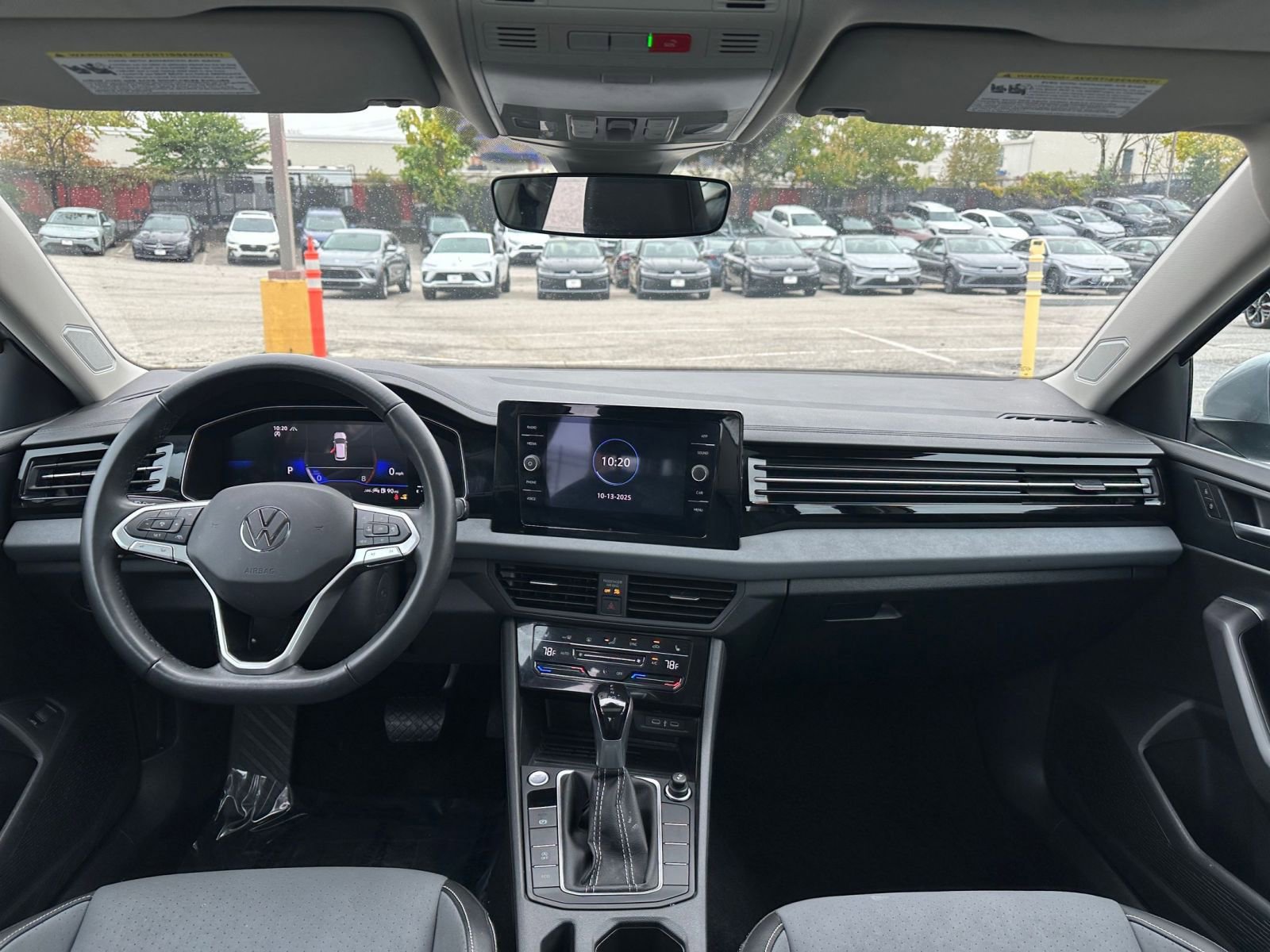 Thumbnail: 2025 Volkswagen Jetta - 32