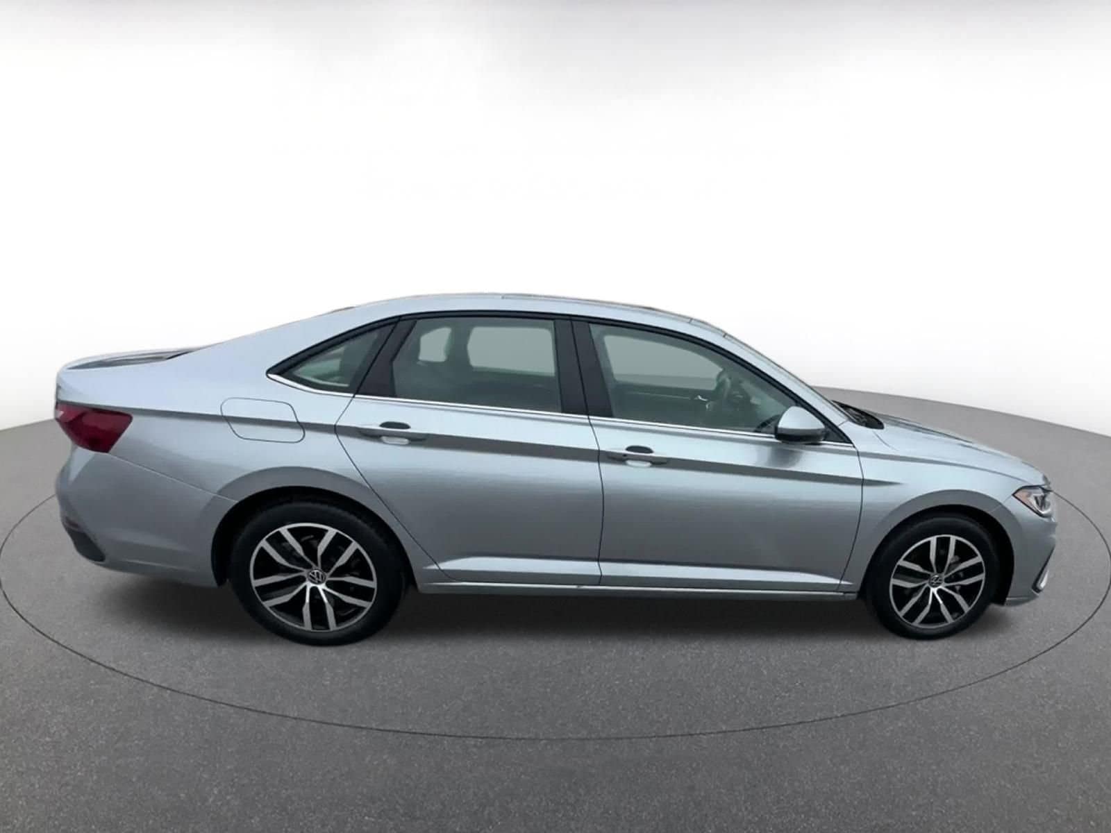 Thumbnail: 2025 Volkswagen Jetta - 16