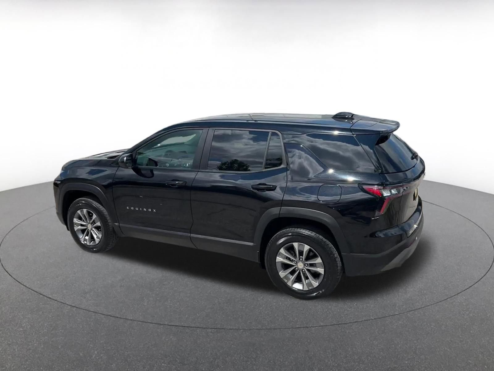 Thumbnail: 2025 Chevrolet Equinox - 10