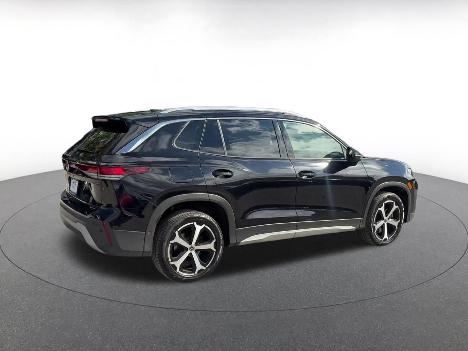 Thumbnail: 2026 Volkswagen Tiguan - 15