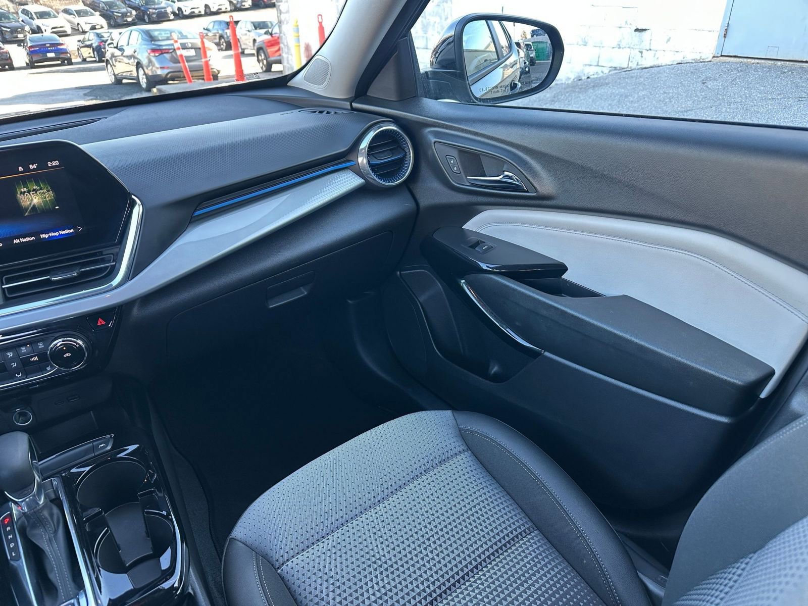 Thumbnail: 2025 Chevrolet Trax - 33