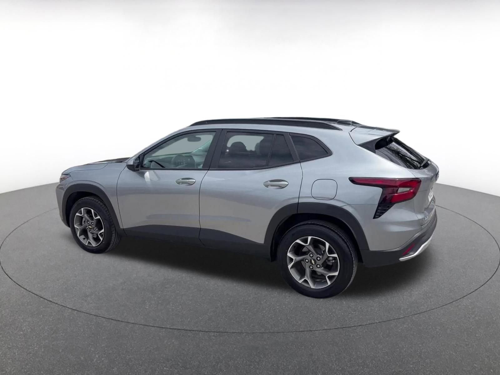 Thumbnail: 2025 Chevrolet Trax - 10