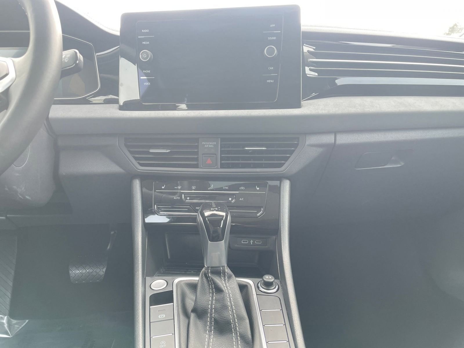 Thumbnail: 2025 Volkswagen Jetta - 18