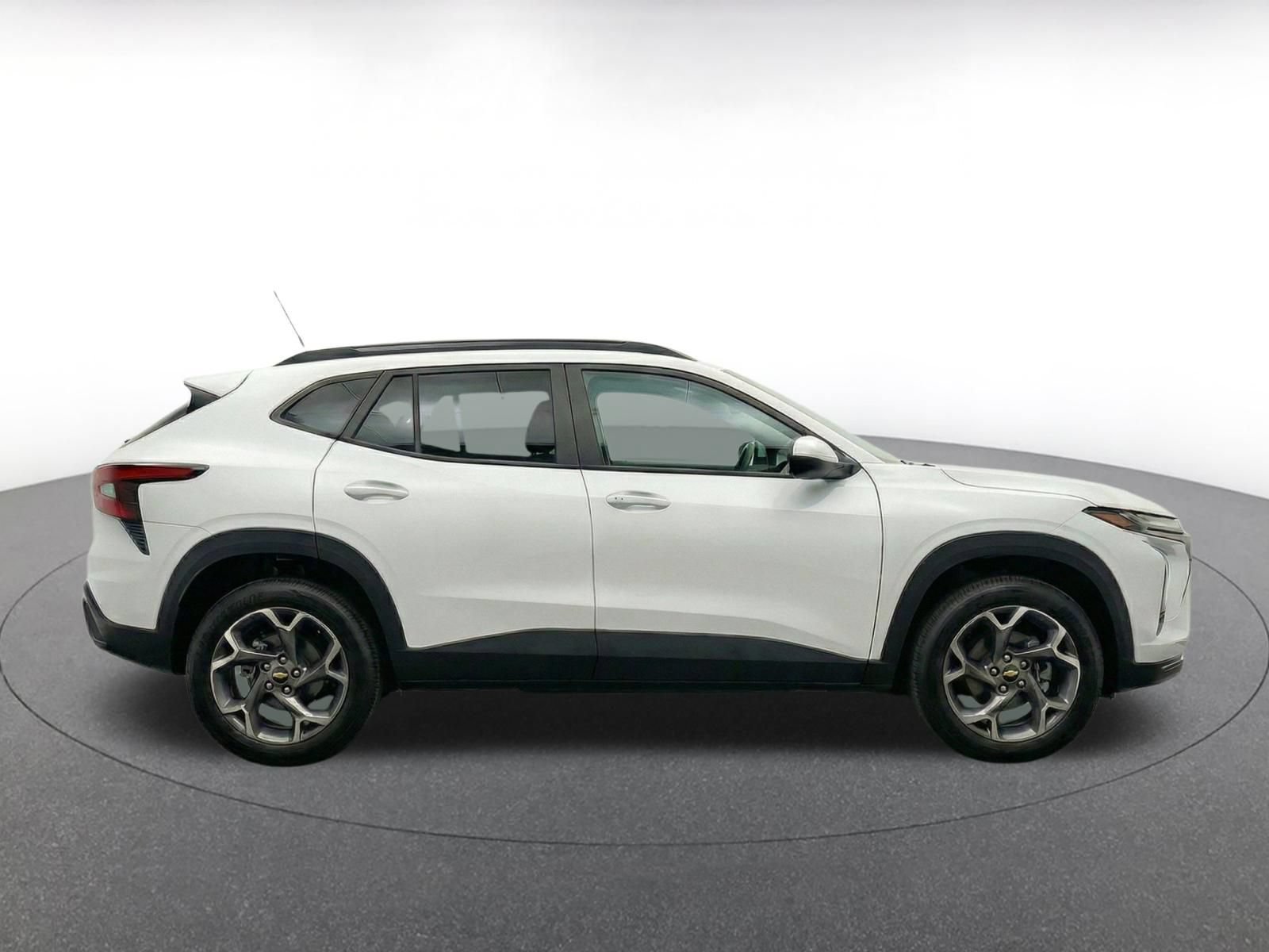 Thumbnail: 2025 Chevrolet Trax - 10