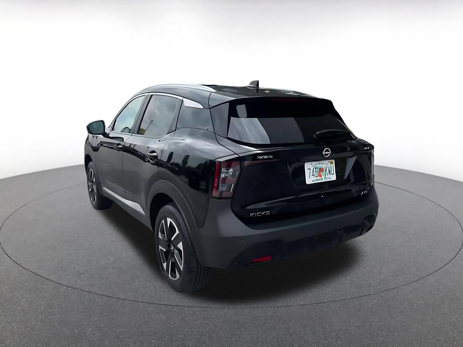 Thumbnail: 2026 Nissan Kicks - 11