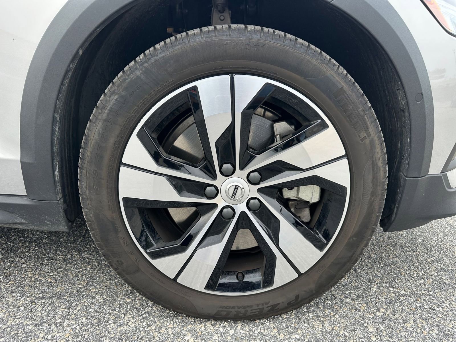 Thumbnail: 2025 Volvo S60 - 29