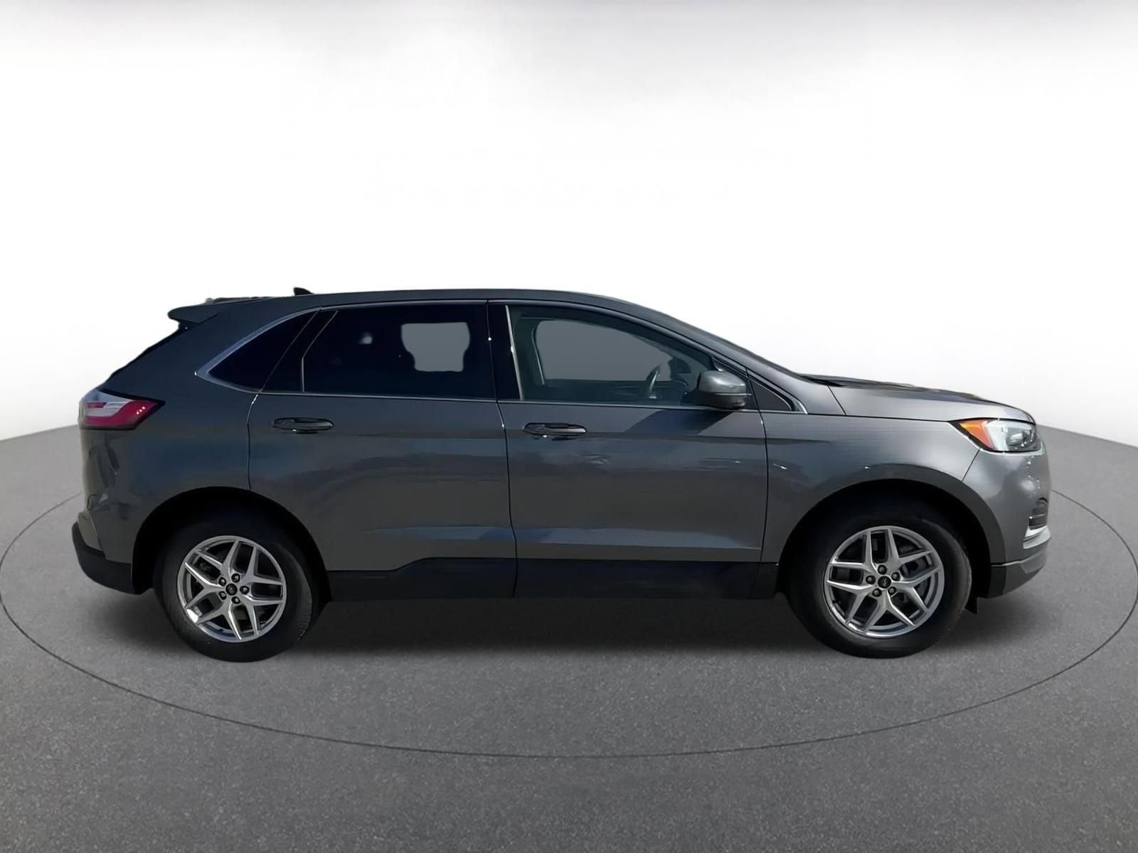 Thumbnail: 2024 Ford Edge - 16