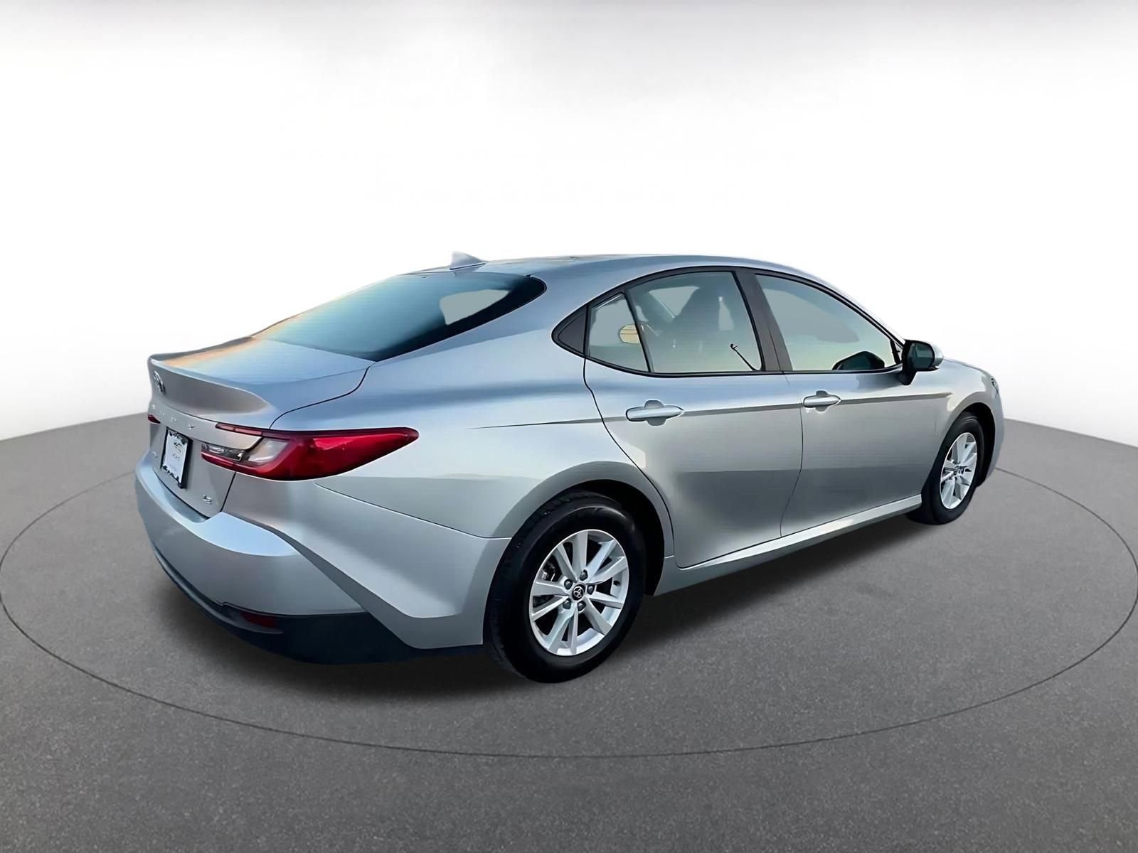 Thumbnail: 2025 Toyota Camry - 15