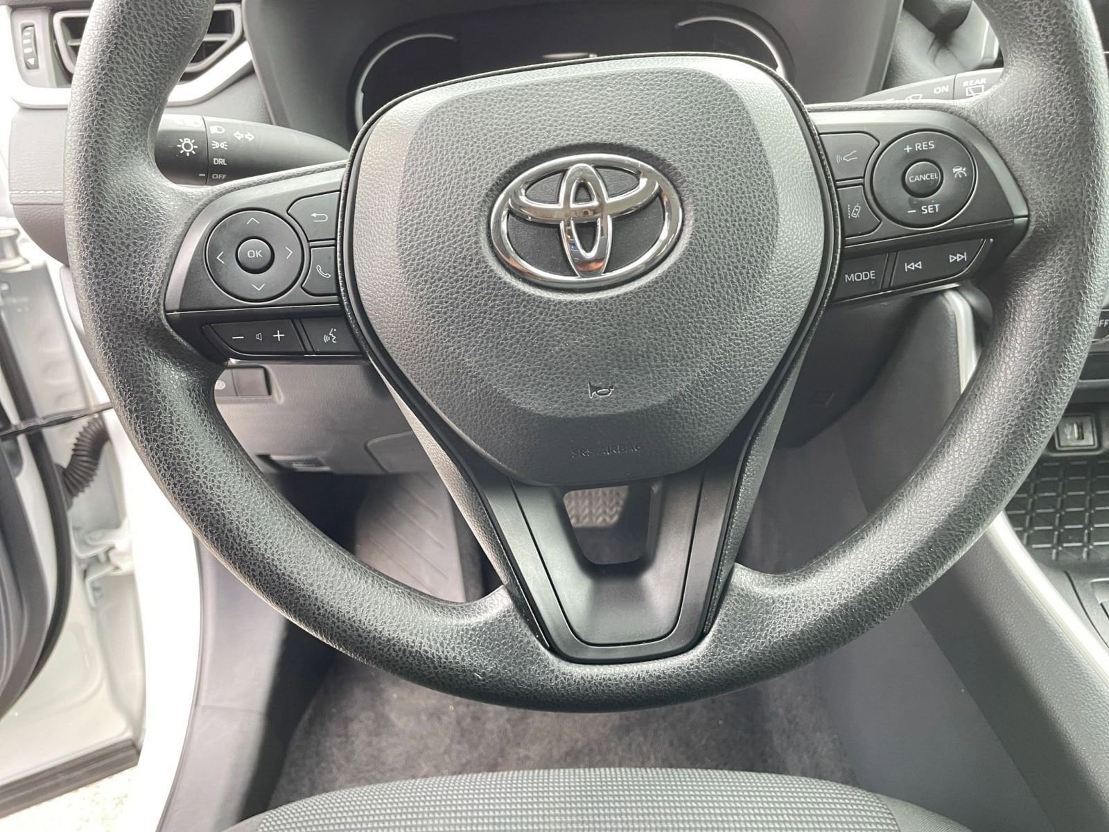 Thumbnail: 2025 Toyota RAV4 - 27