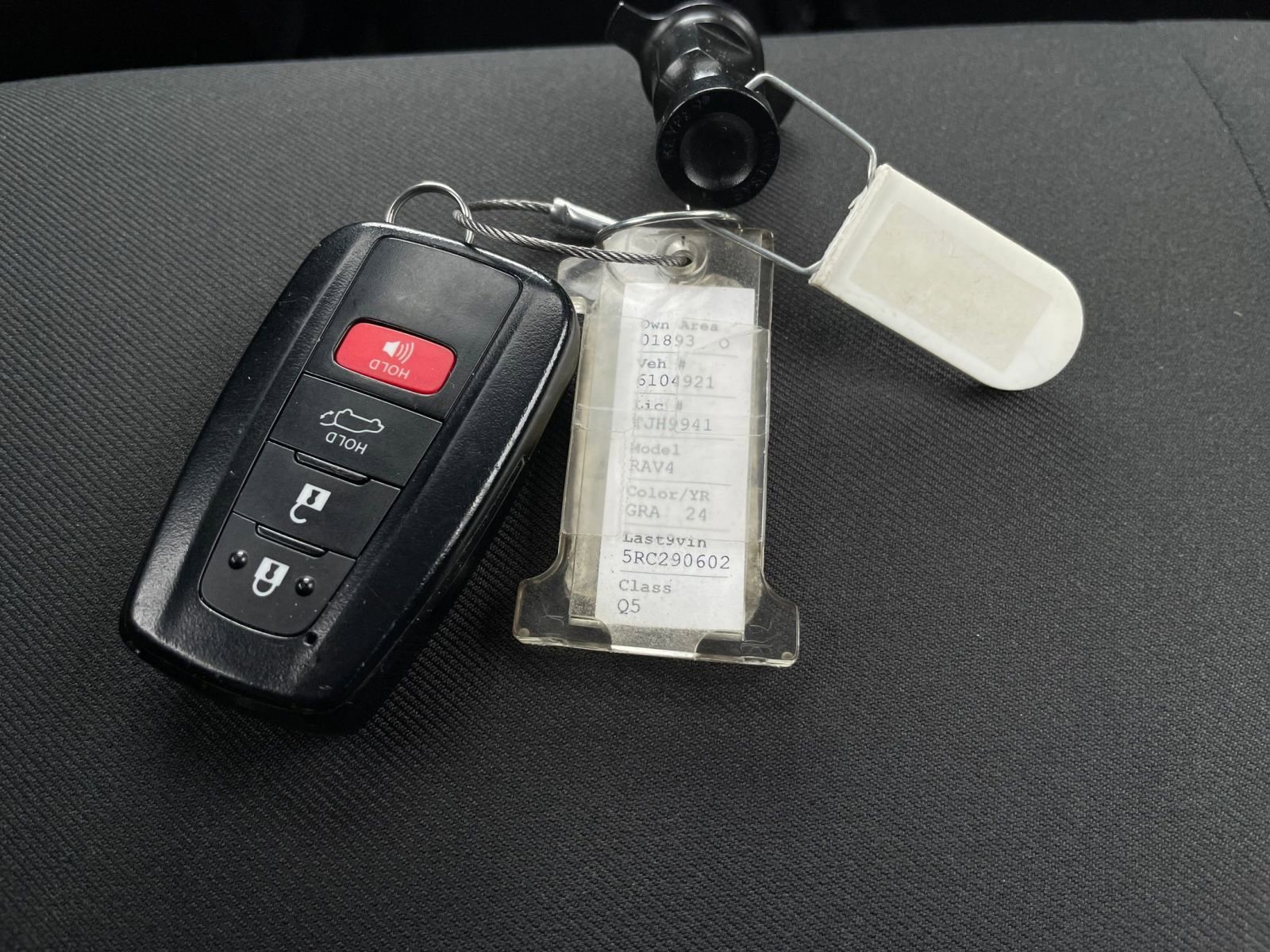 2024 Toyota RAV4 XLE 22