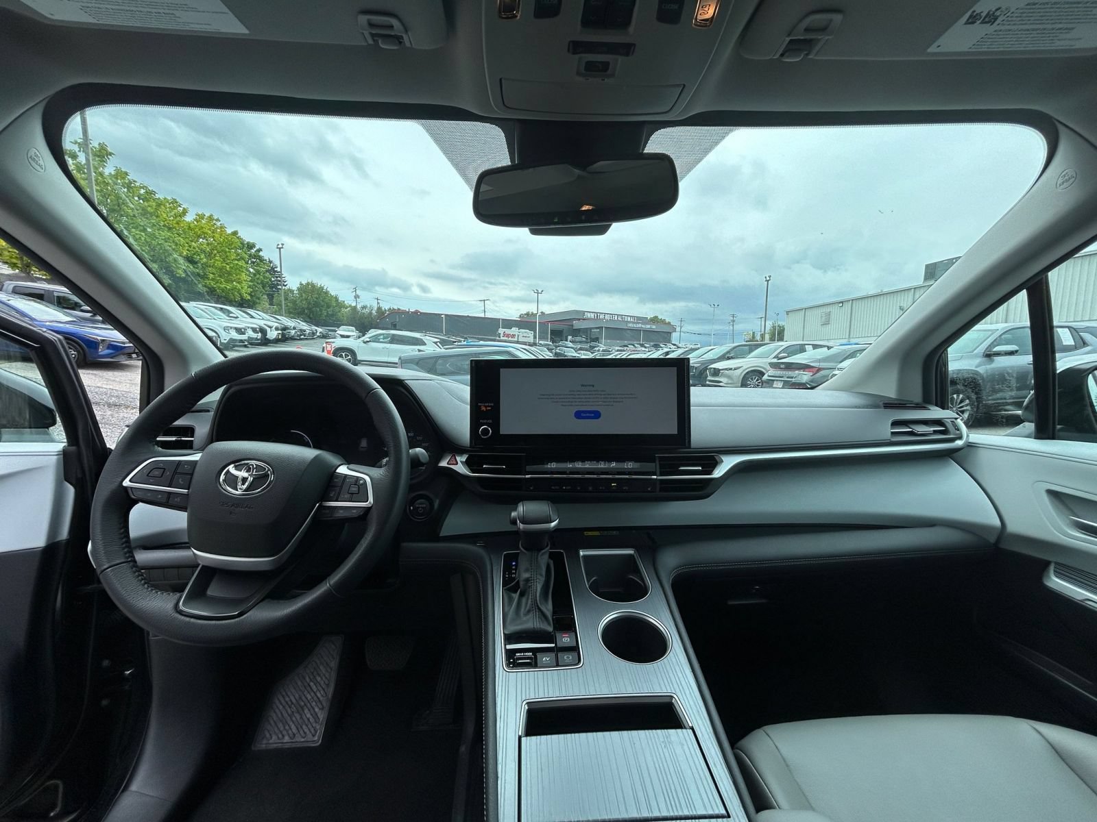 Thumbnail: 2025 Toyota Sienna - 30
