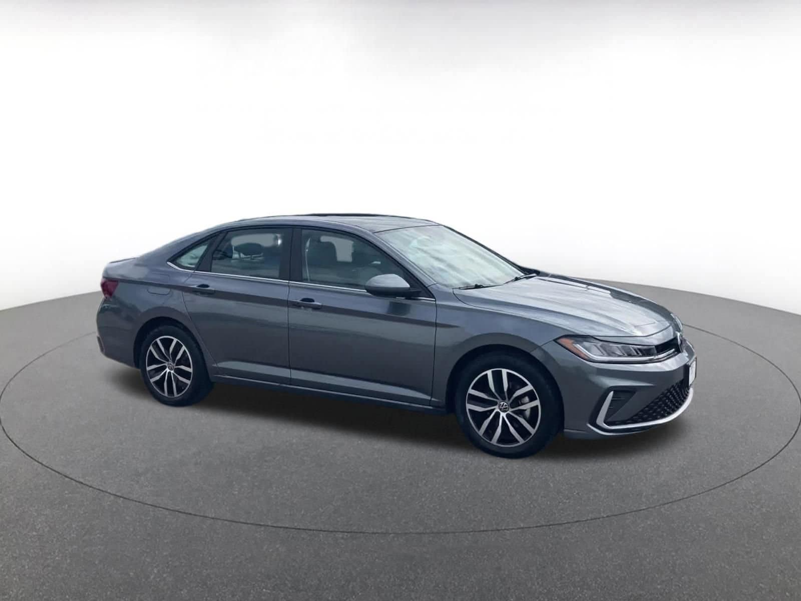 Thumbnail: 2025 Volkswagen Jetta - 2