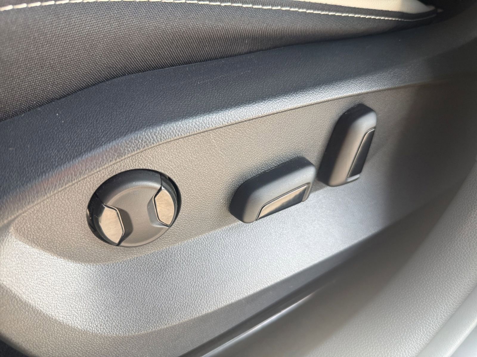 Thumbnail: 2025 Volkswagen Taos - 22