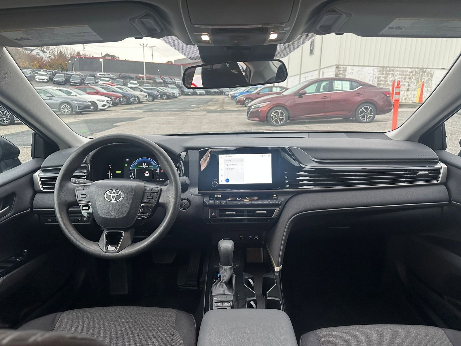 Thumbnail: 2025 Toyota Camry - 32