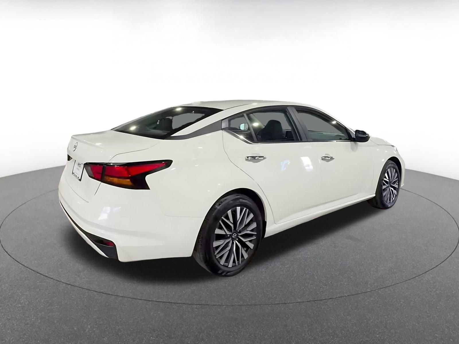 Thumbnail: 2025 Nissan Altima - 15