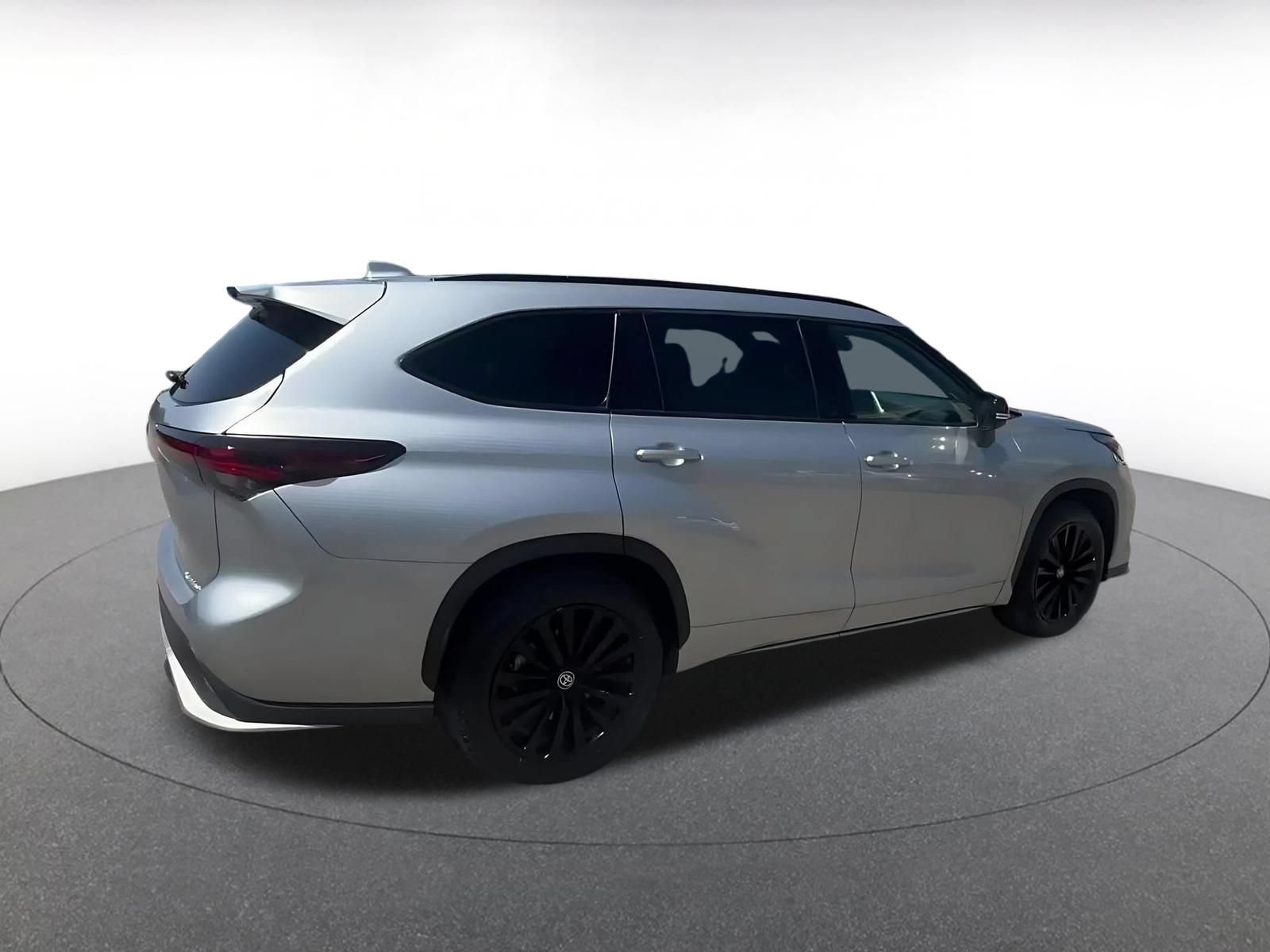 Thumbnail: 2025 Toyota Highlander - 14