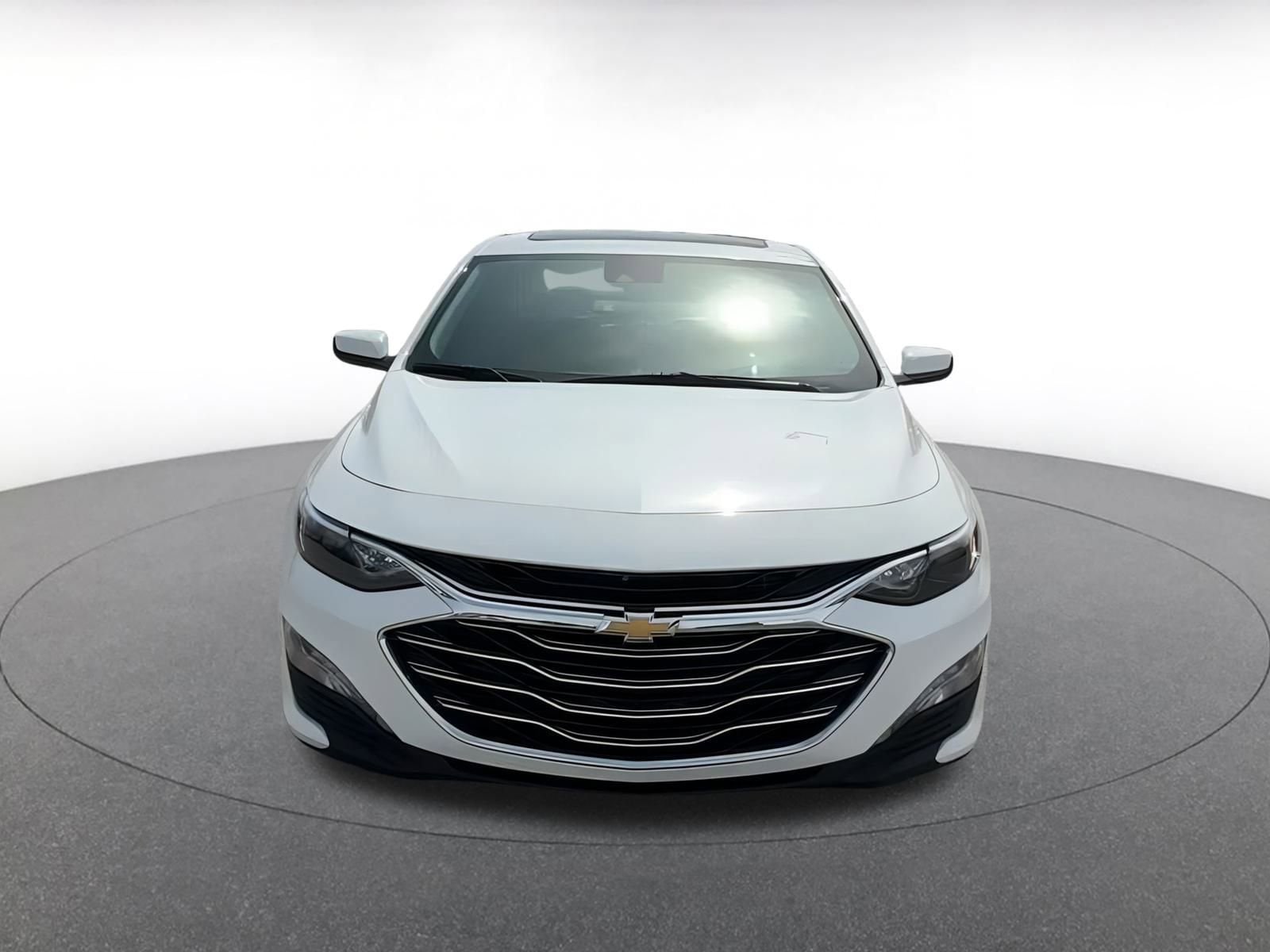 Thumbnail: 2023 Chevrolet Malibu - 4