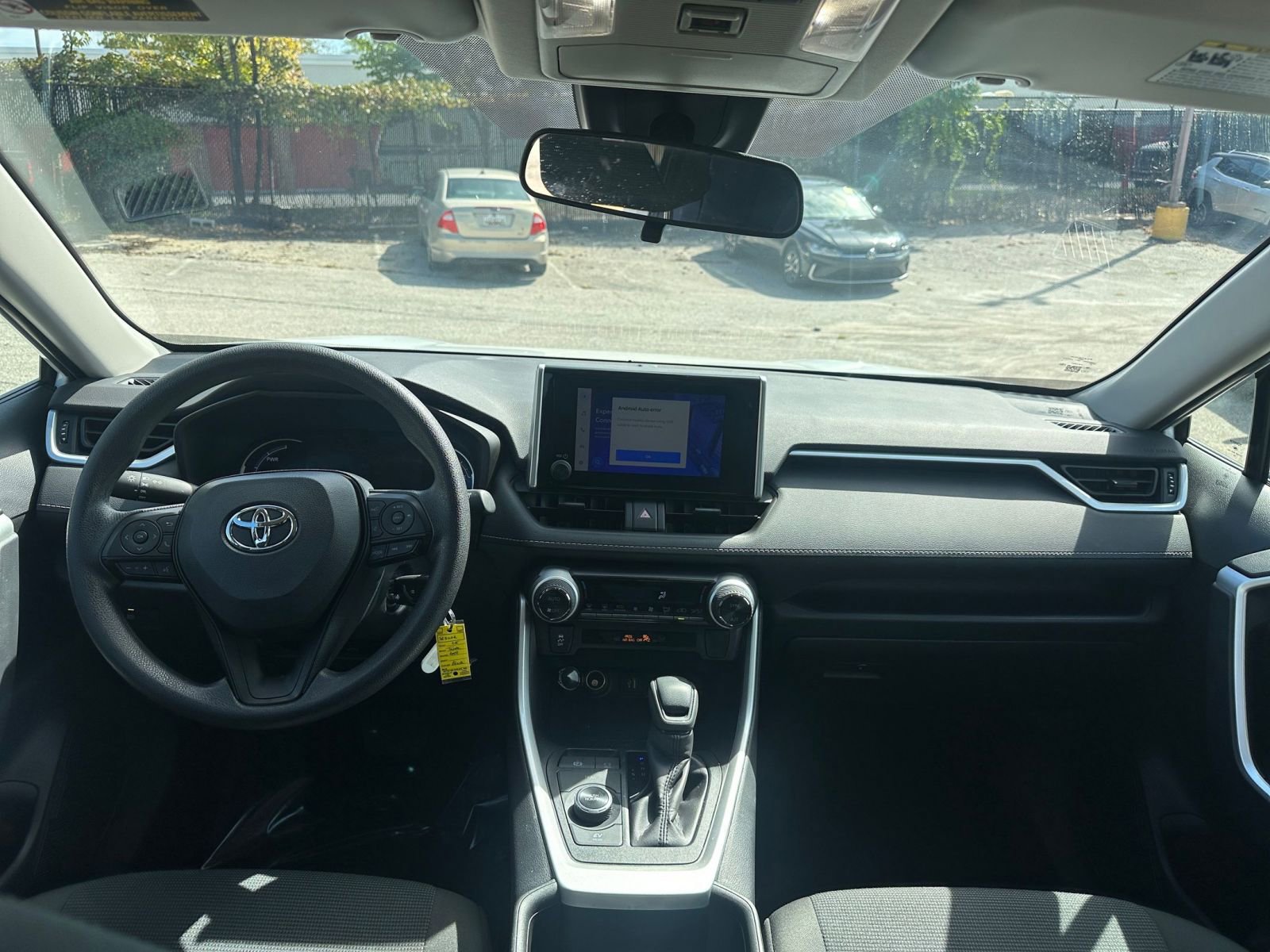 Thumbnail: 2025 Toyota RAV4 - 32