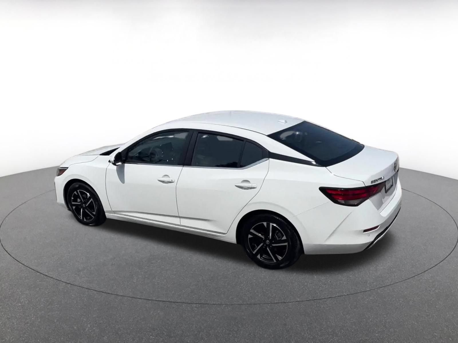 Thumbnail: 2025 Nissan Sentra - 10