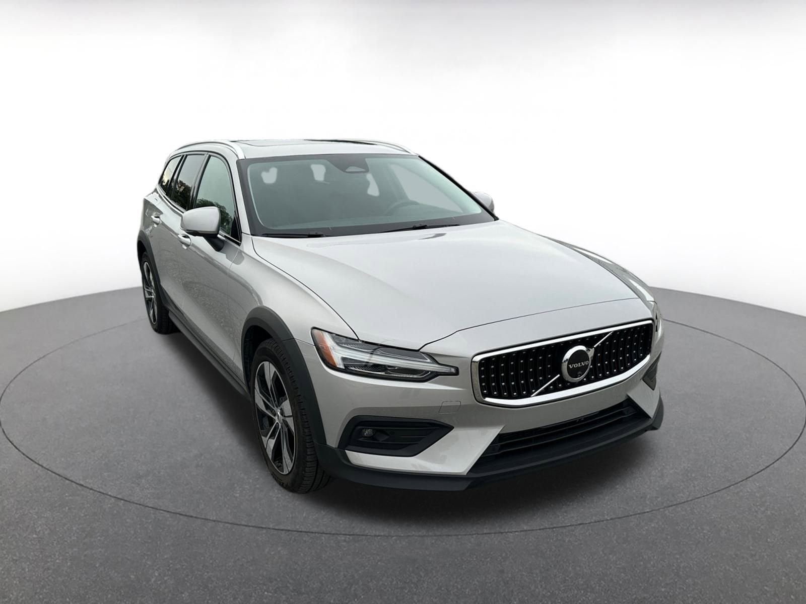 Thumbnail: 2025 Volvo S60 - 1