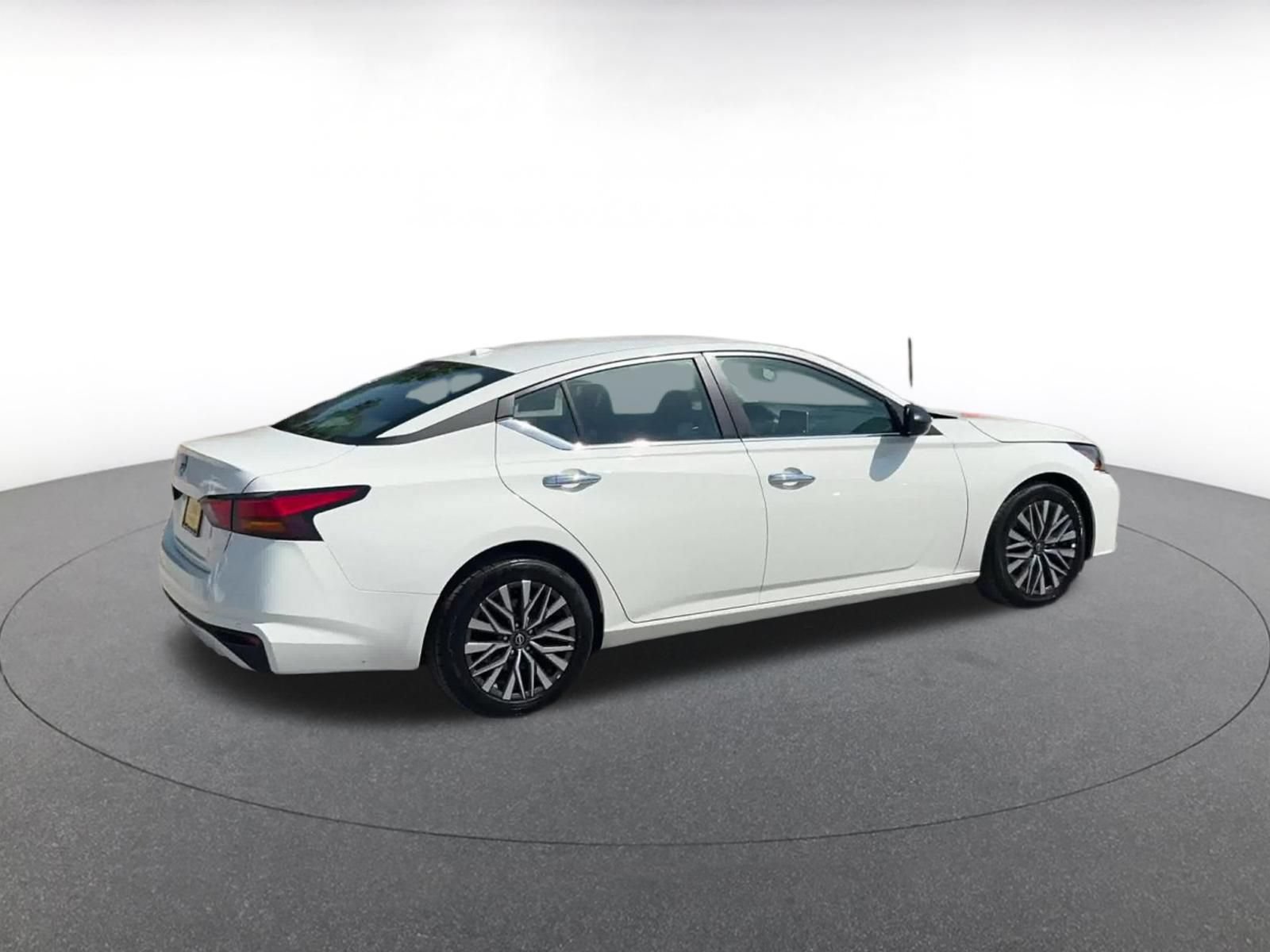 Thumbnail: 2025 Nissan Altima - 15