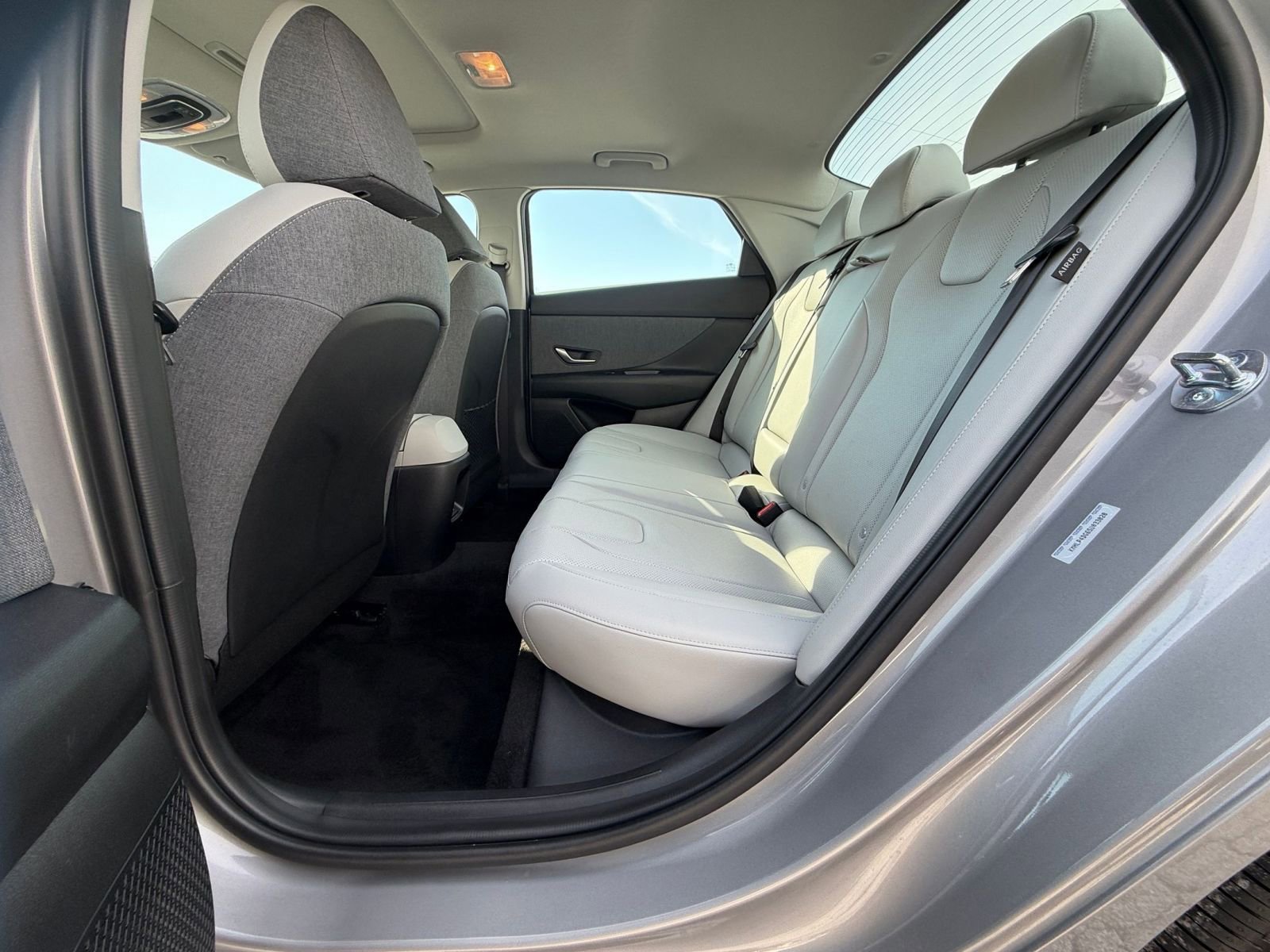 Thumbnail: 2025 Hyundai Elantra - 25