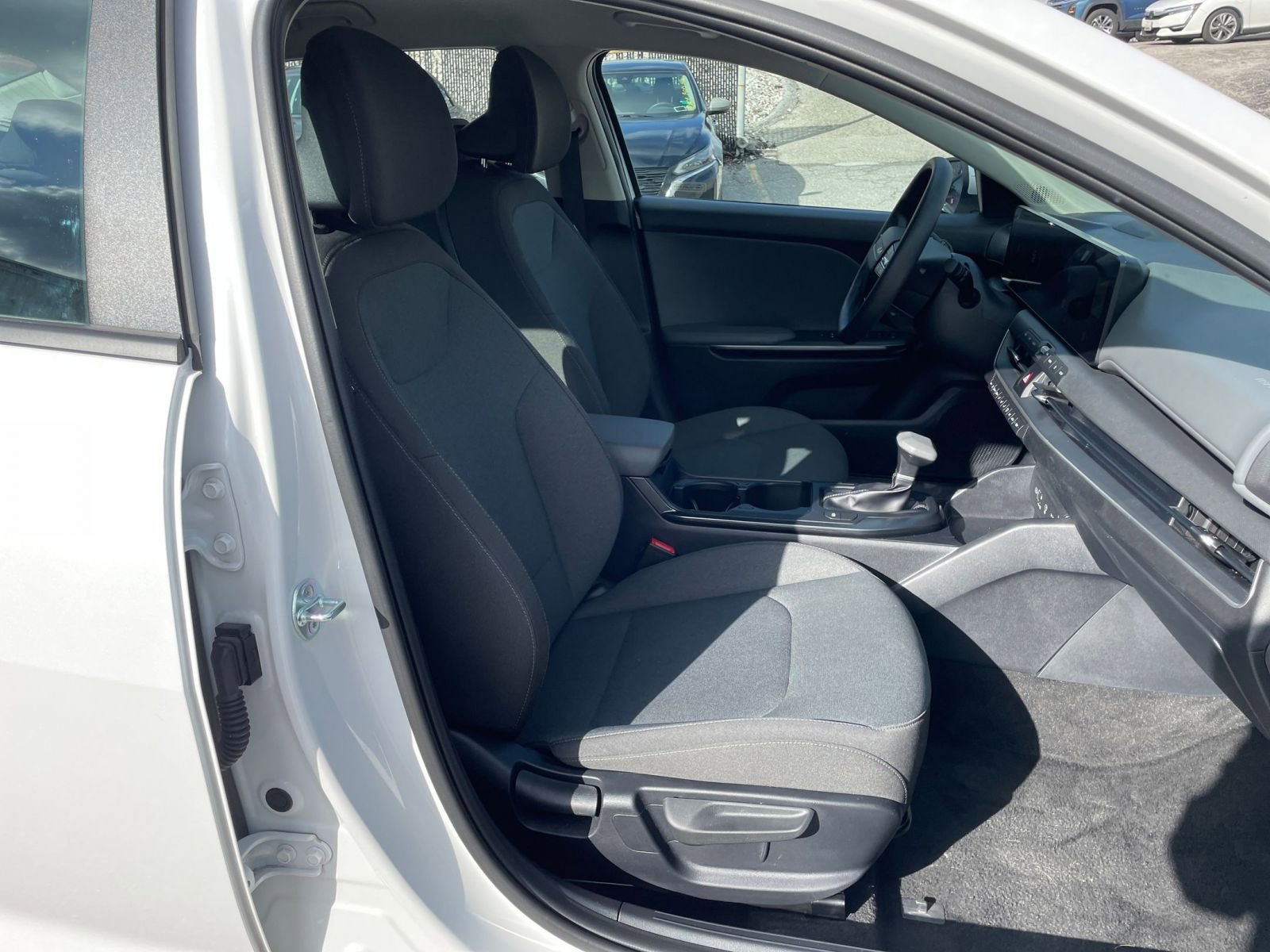 Thumbnail: 2025 Kia K4 - 34