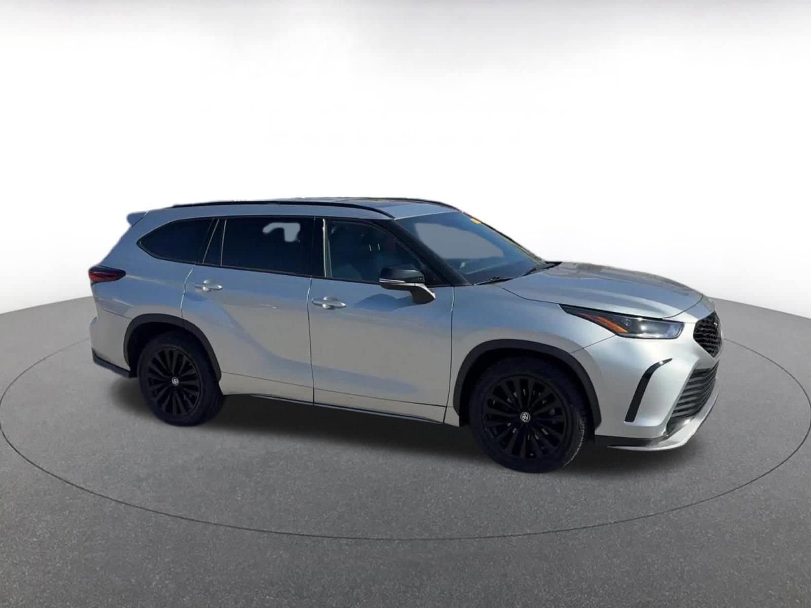 Thumbnail: 2024 Toyota Highlander - 2