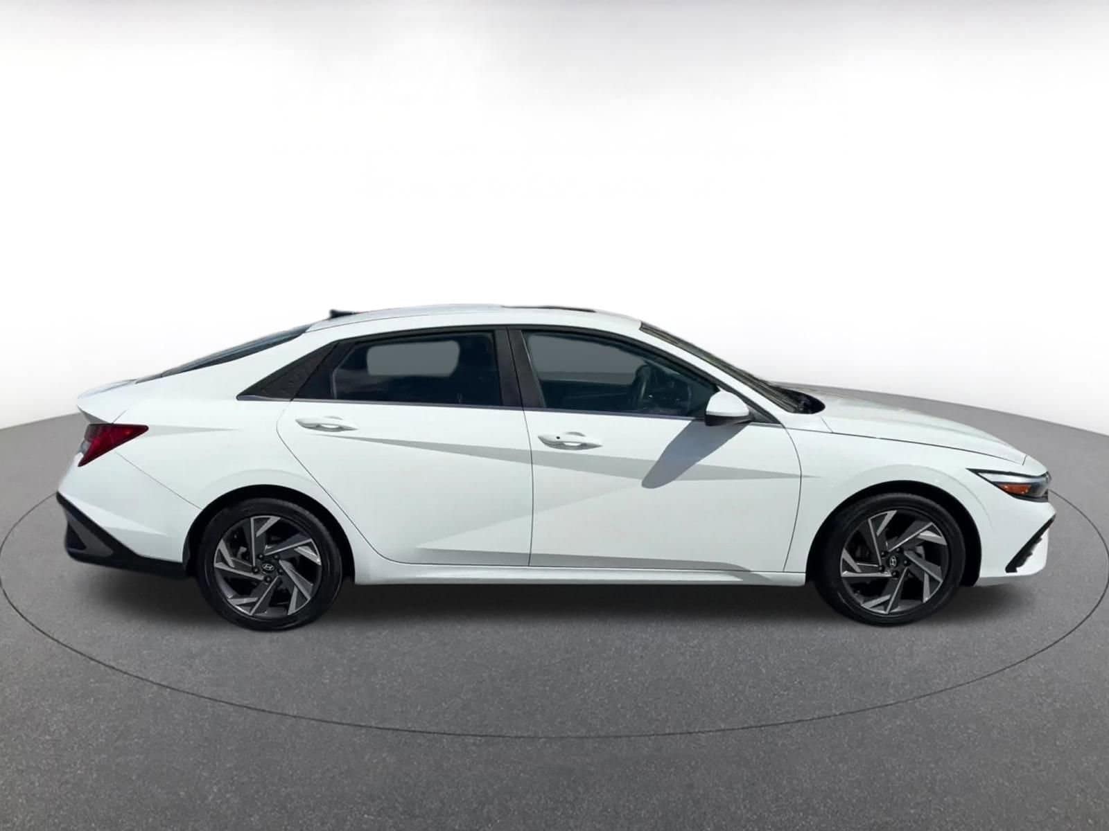 Thumbnail: 2025 Hyundai Elantra - 16