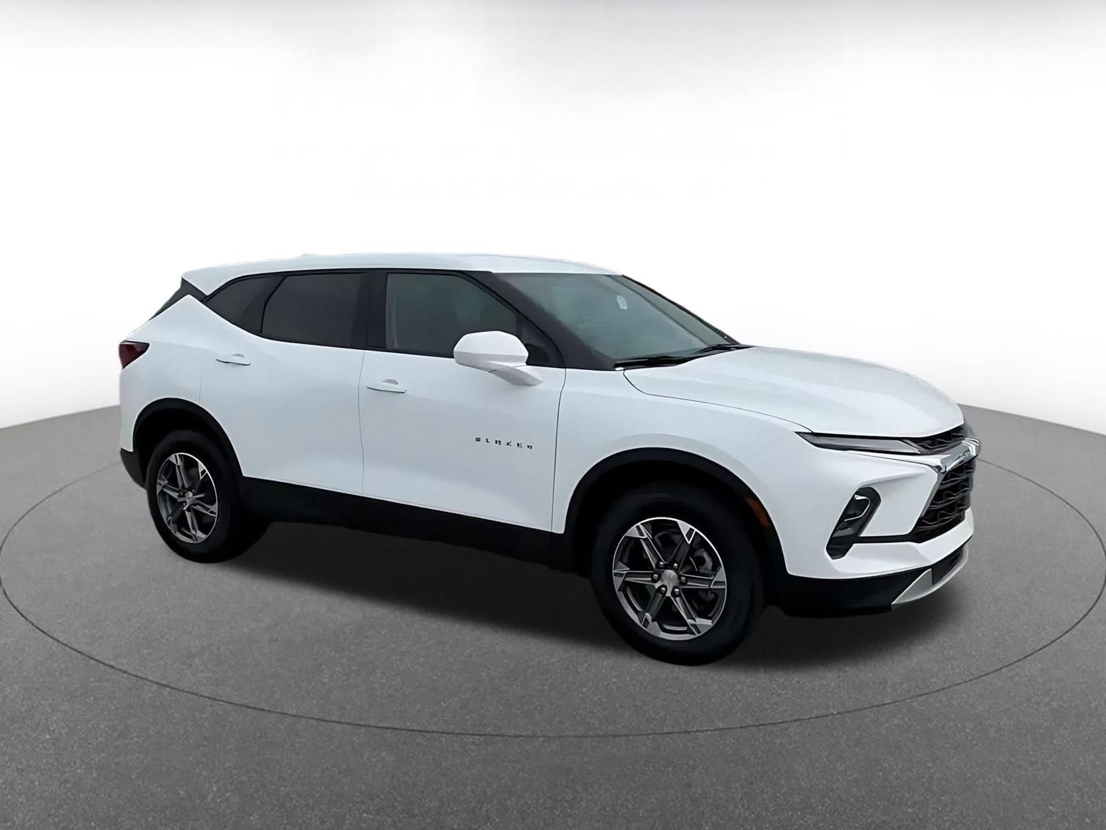 Thumbnail: 2026 Chevrolet Blazer - 2