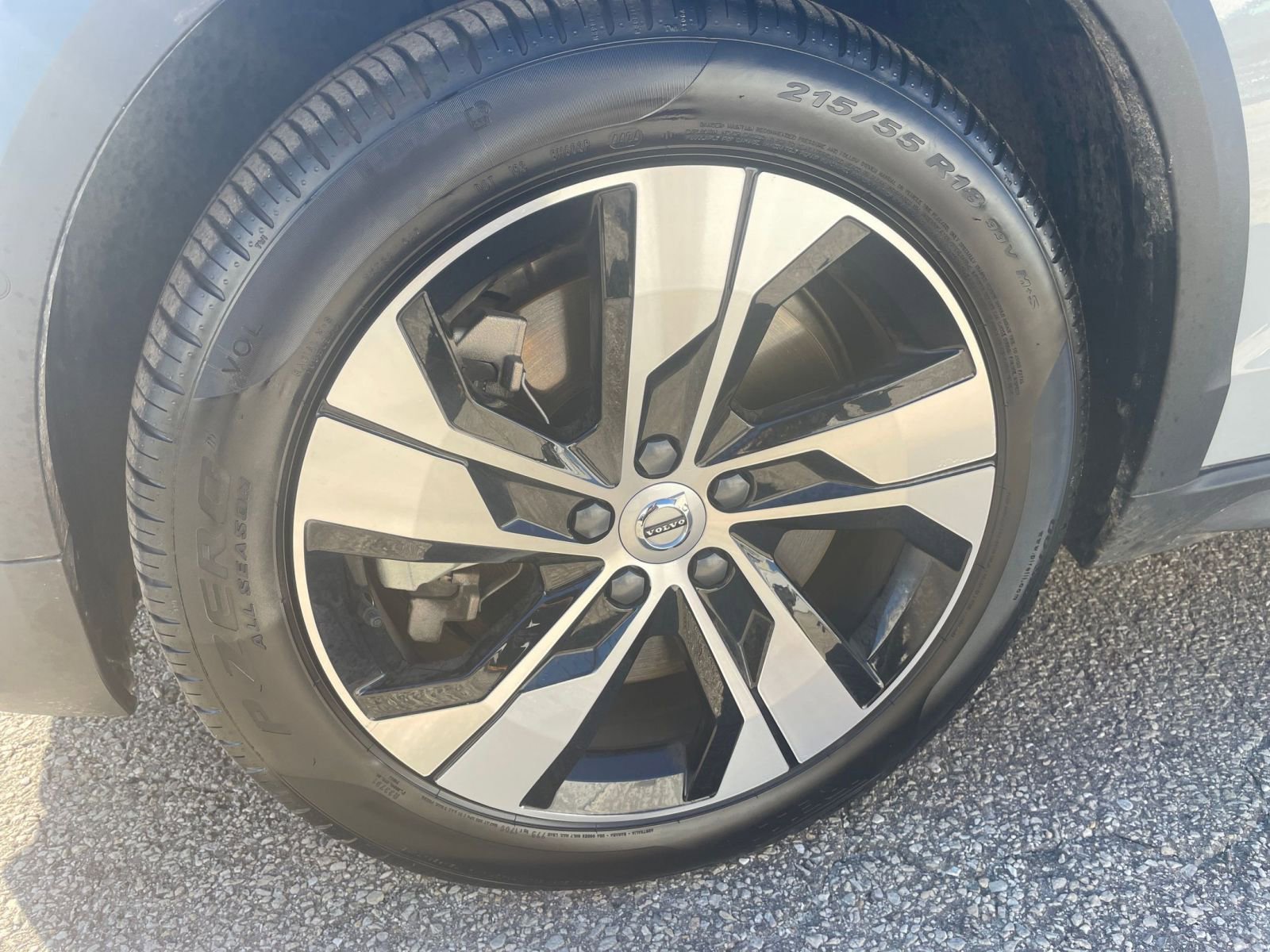 Thumbnail: 2025 Volvo S60 - 30